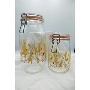 Vintage ARC glass 2 & 1 litre canisters. Golden Wheat Lid stamped: arc/France G1